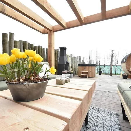 Spacious Hazenborgh In Near *