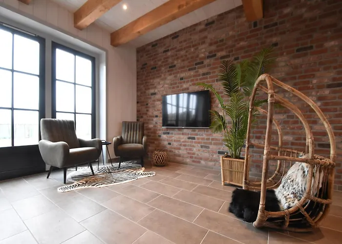 Spacious Hazenborgh In Near *