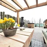 Spacious Hazenborgh In Near *