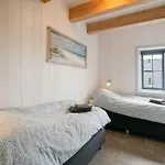 Spacious Hazenborgh In Near