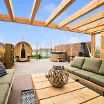 Spacious Hazenborgh In Near